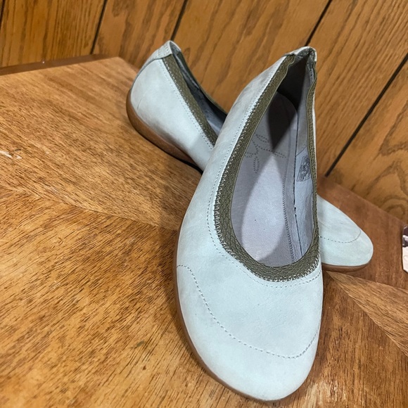 Patagonia" Light Blue Suede Slip-On Flats - Picture 4 of 11